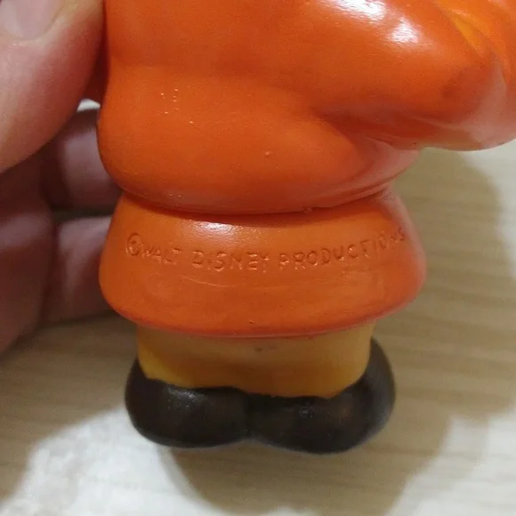 Vintage Snow White & The Seven Dwarfs "Sneezy" Squeaky Toy Rubber Figure - Picture 4 of 5